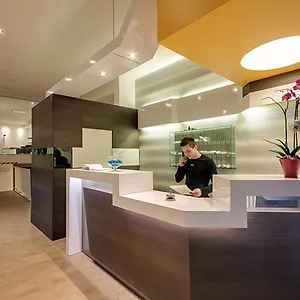Genius Downtown Hotel
