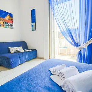 *** Oda ve Kahvaltı Piazza Dante İtalya